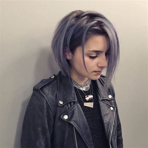 Black hair on top and pastel pink, blue, purple or silver at bottom is always a kind of attractive ombre style to girls. grey toned hair | Halsey hair, Hair styles, Dying hair grey