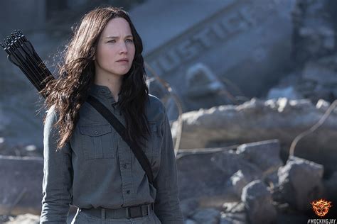 10 Things We Learned From Mockingjay Part 1 Special Features