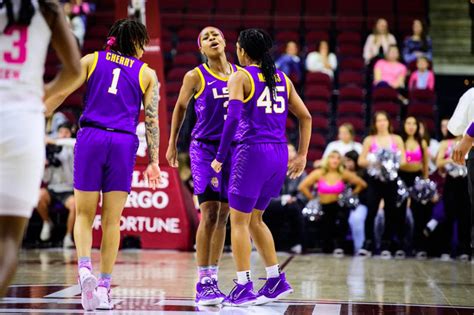 Lsu Uses Big Fourth Quarter To Beat Mississippi State 71 59 And The