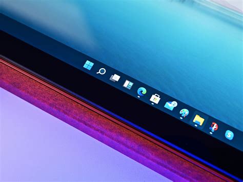 This Free App Lets You Move The Windows 11 Taskbar To The Top Of The