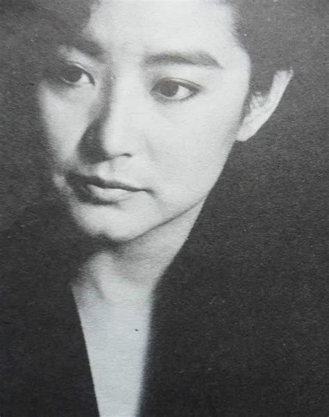 Black and White photos of Lin Ching Hsiaおしゃれまとめの人気アイデアPinterestMay