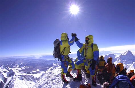 Expedition Besteigt Everest In Nur 16 Tagen
