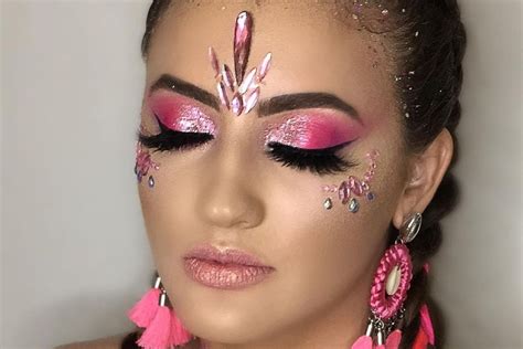 Aprender Sobre 58 Imagem Maquiagem Para O Carnaval Rosa Br