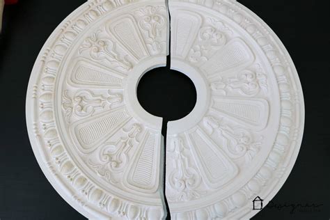 It's quick, easy and beautiful! DIY Ceiling Medallion to Hide a Ceiling Flaw | Designertrapped.com