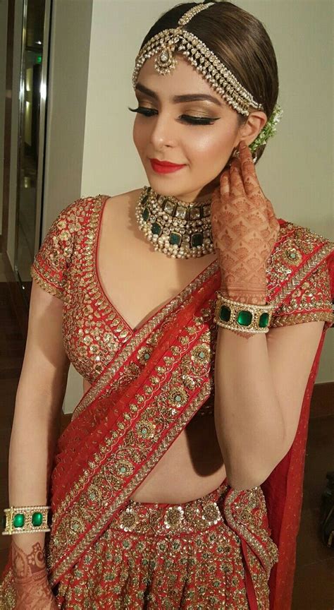 Pin By Ponmani Mayalagu On Bridal Make Up Indian Bridal Dress Indian Bridal Outfits Indian