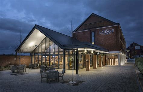 The Lodge At Newbury Racecourse Luxury Hotel In Berkshire