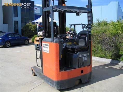forklift toyota reach truck   hours  sale