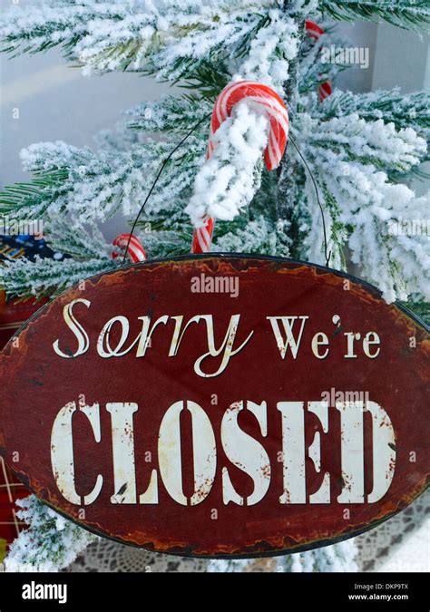 Christmas Sorry We Re Closed Sign In Shop Window Uk Stock Photo