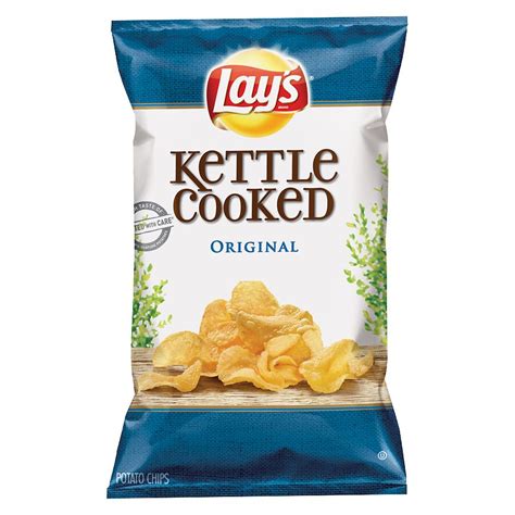 Lays Kettle Cooked Lattice Cut Aged Cheddar Black Pepper Potato Chips