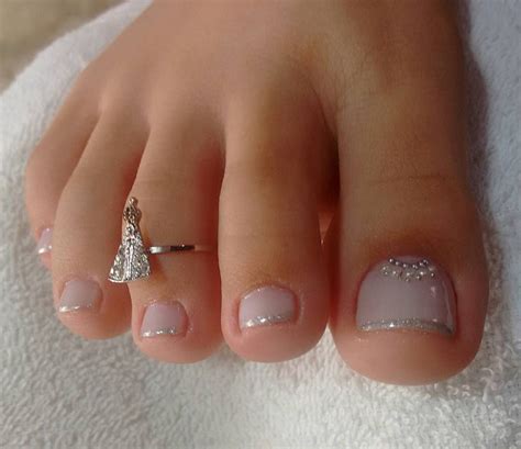 Beautiful Neutral Pedicure With Just The Right Amount Of Bling By