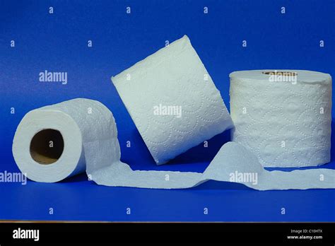 Papier De Toilette Hi Res Stock Photography And Images Alamy