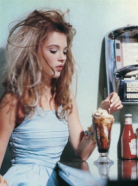 History In Pictures On Twitter Kate Moss 90s Fashion