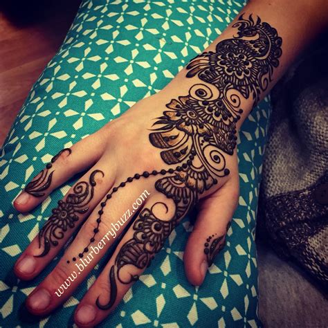 Arabic henna designs for eid arabic designs on hands for any kind of islamic festival. Western Arabic floral by Victoria Welch #blurberrybuzz # ...