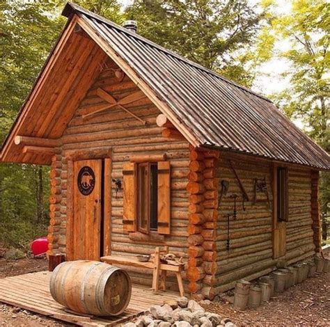 Pin By Michael Nieri On Cabins In 2019 Building A Small Cabin Small