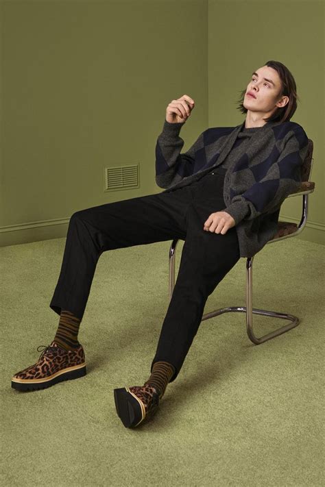 Stella McCartney Men’s Fall 2017 | Pose reference photo, Human poses