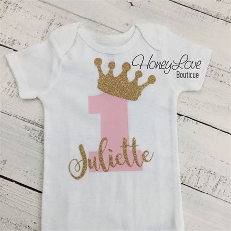 Pasteles de fondan modelos de pasteles aperitivos salados tortas bonitas diseños de tortas pastel de cumpleaños torta 1 añito torta nena corona de fondant. Personalized NAME - number 1 one tiara princess crown gold ...