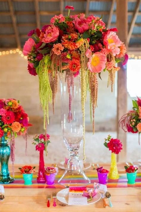 Beautiful Neon Decoration Ideas For Your Wedding Garden Wedding
