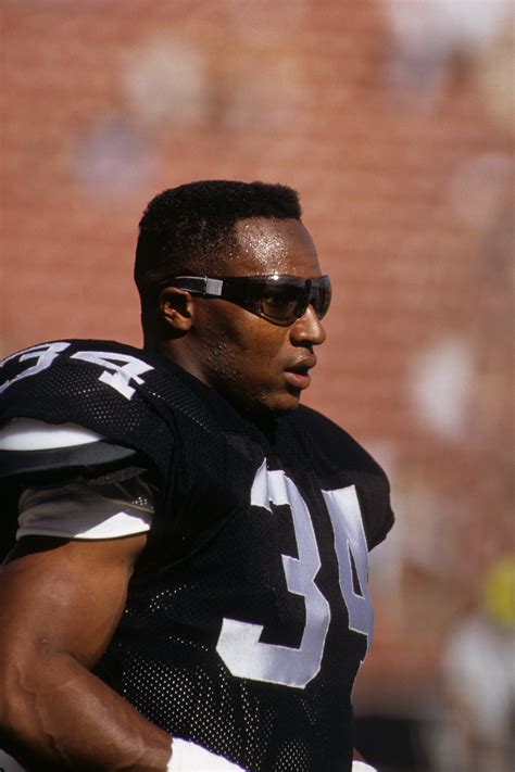 Raiders Bo Jackson One Of The Nfls Most Explosive And Entertaining