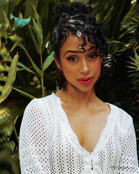 Liza koshy gifs | tumblr. 80+ Liza Koshy Latest Hot HD Photos / Wallpapers (1080p ...