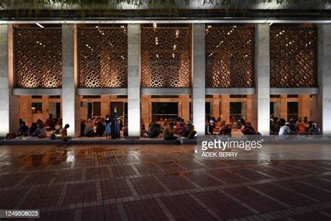 Mosque Istiqlal Photos And Premium High Res Pictures Getty Images