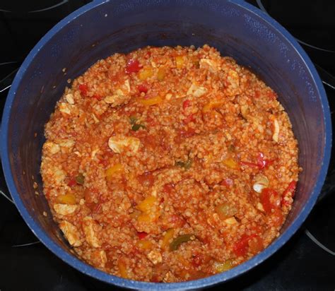 Bulgur, which is less processed than couscous, is made from turkish bulgur and red lentil soup. Paradicsomos-csirkés bulgur | Recipe | Food, Grains, Rice