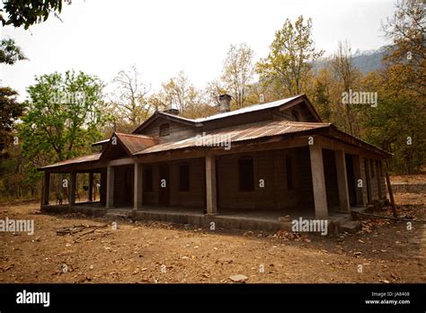 Bungalow India Hi Res Stock Photography And Images Alamy