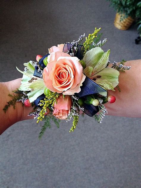 Wedding Florist Des Moines Iowa Prom Flowers Corsage Wrist Corsage
