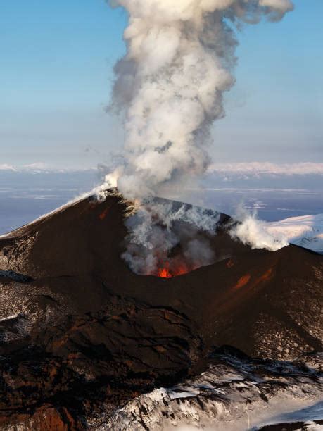 Cinder Cone Volcano Stock Photos Pictures And Royalty Free Images Istock