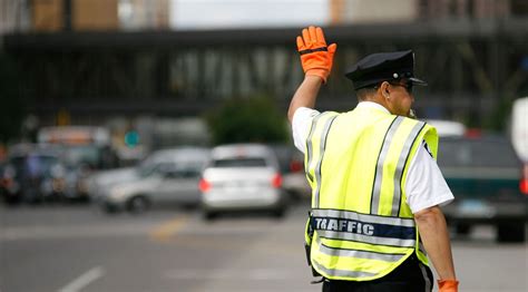 Officers Guide To Traffic Control Fundamentals Tactical Experts