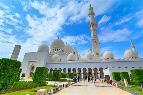 Abu Dhabi City Tour With Sheikh Zayed Grand Mosque From Dubai Triphobo