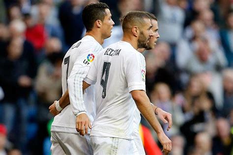 El entrenador ha dejado esta vez a buen primer tiempo del madrid que ha dejado ya prácticamente sentenciado el partido. La BBC rompe la barrera de los 200 goles en Liga BBVA