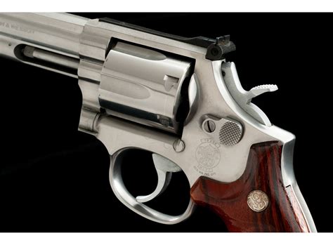 Sand W Model 686 1 Distinguished Combat Magnum Revolver