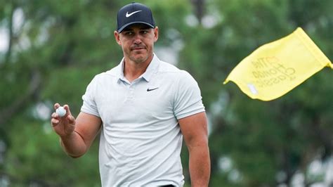 Titleist carry bag, i love walking the course! nike golf polo koepka