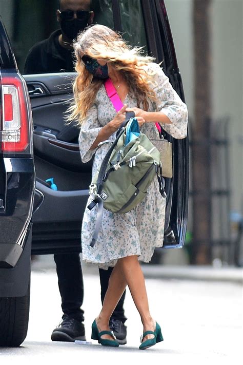 Still anxious to copy sjp's look? SARAH JESSICA PARKER Out and About in New York 07/15/2020 ...