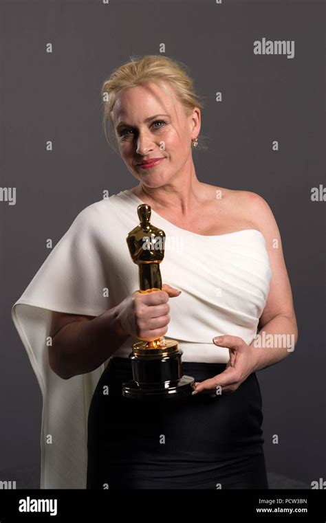 Hollywood Ca February 22 Patricia Arquette Poses Backstage With The