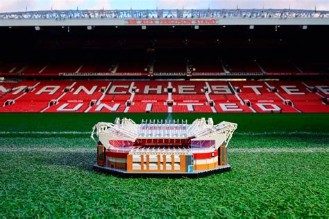 Find the perfect manchester united fc stock photos and editorial news pictures from getty images. Stadion Manchesteru United z klocków LEGO - zobacz nowy zestaw