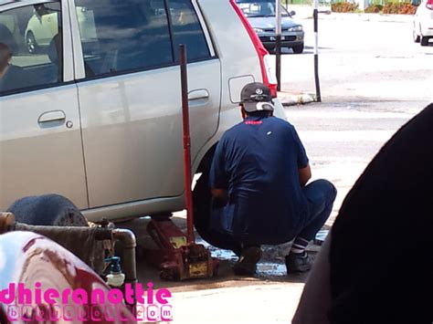 Maybe you would like to learn more about one of these? Tayar kereta bocor | Dhiera Zainudin