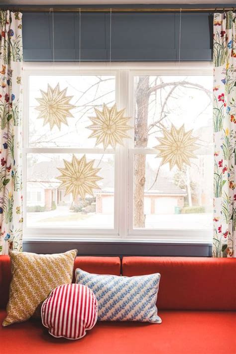 30 Diy Christmas Window Decorations Best Holiday Window Ideas