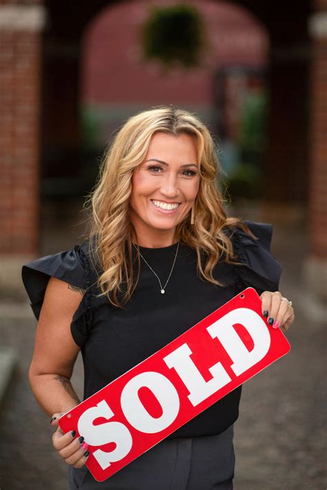chrissy cox agent the hardie group