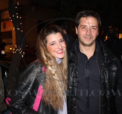 Οι «κεραυνοί» που πέταξε ο πέτρος φιλιππίδης για την ελένη τζώρτζη περί αγένειας και η αμφισβήτηση του υποκριτικού της ταλέντου, προκάλεσαν καταιγίδα και τη σκληρή απάντηση της ηθοποιού μέσα από τον προσωπικό της λογαριασμό στο facebook. Λαγός Στο Κολωνάκι - Cosmopoliti.com - Χριστίνα Πολίτη