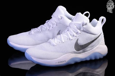 Devin booker is an american guard on the phoenix suns and wears nike kobe 4 protro shoes. NIKE ZOOM REV 2017 WHITE DEVIN BOOKER for €89,00 ...