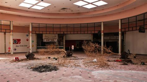 American Malls That Have Fallen Into Ruin Gobanking