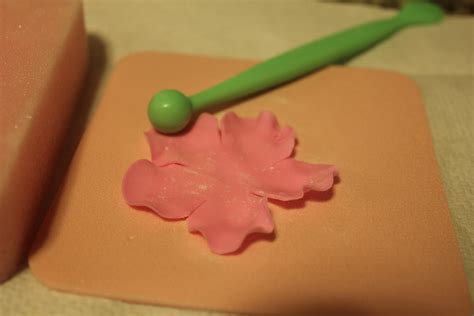 Fondant Roses Tutorial Gwens Kitchen Creations