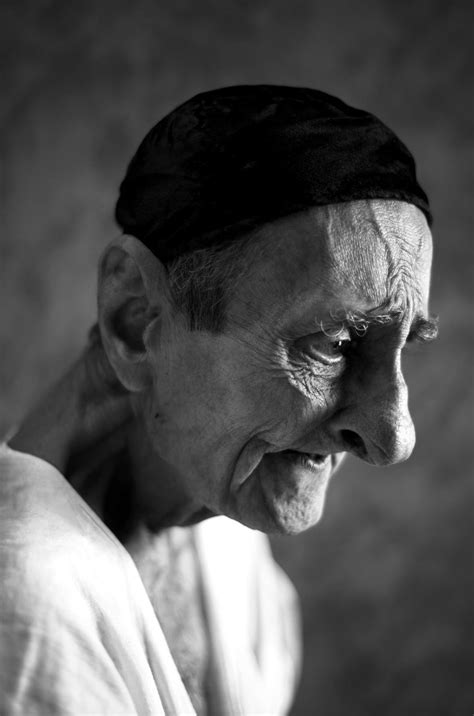 A Photographer Is Documenting The Stories Of Elderly Parsis Through