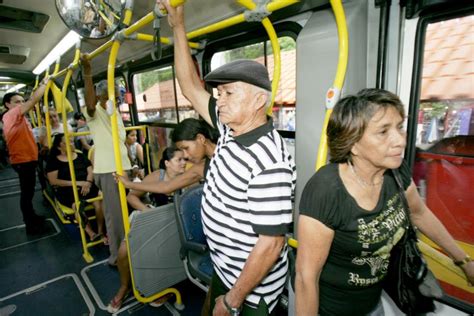 Manchetes Do Dia A Dia Usuários Não Respeitam Assentos Preferenciais Nos ônibus Em Manaus