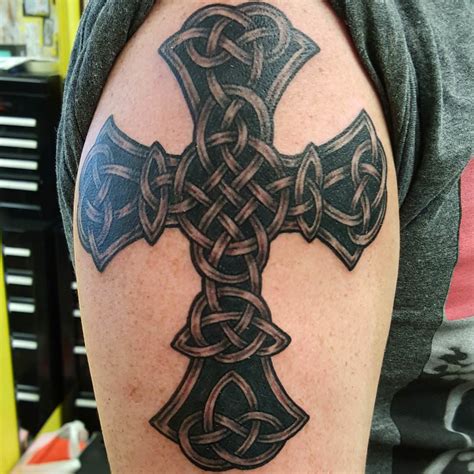From the heart pounding pipes & drums of the highlands of scotland, to the inspirational gaelic vocals from the green hills of ireland. 40+ Irish Tattoo Designs | Tattoo Designs | Design Trends