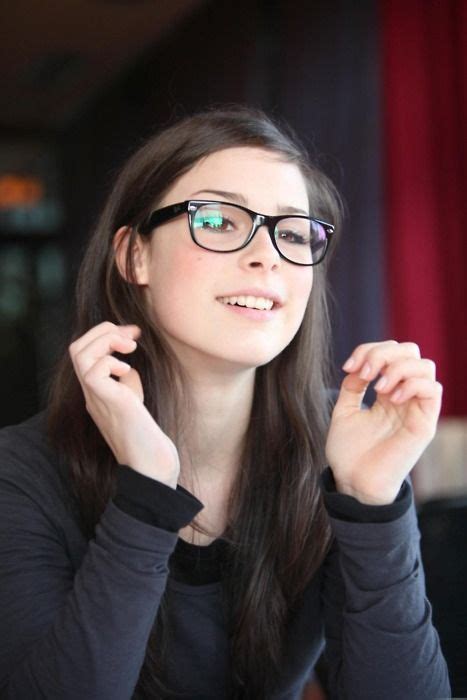 Pin By Maik On Beautiful Girls With Glasses Nerdy Girl Cute Glasses