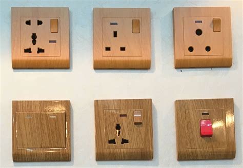 British Standard Wooden Color Wall Switch Socket Home Appliance China
