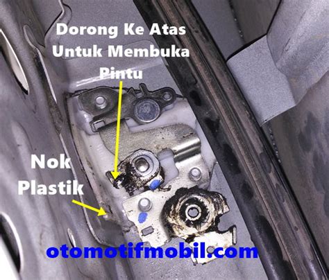 Jika mengalami kesulitan mengatasi masalah cara membuka pintu tanpa kunci, bisa hubungi kami dengan klik kontak telp atau wa di bawah ini : Cara Membuka Pintu Mobil Tidak Bisa Dibuka Dari Dalam Dan ...