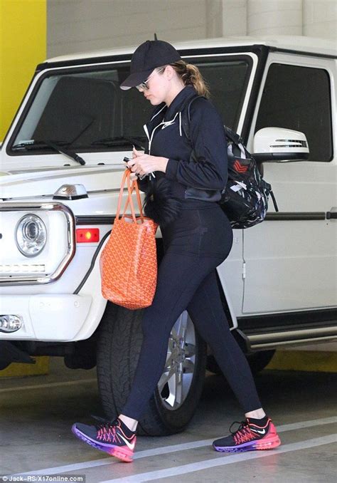 khloe kardashian highlights her shapely derriere at the gym gym leggings tight leggings sweat
